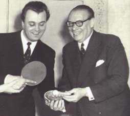 Nicolai Gedda mit seinem Lehrer Martin �hmann - Oehmann.jpg